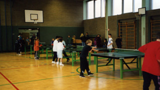 An allen Tischen wird gespielt An allen Tischen wird gespielt